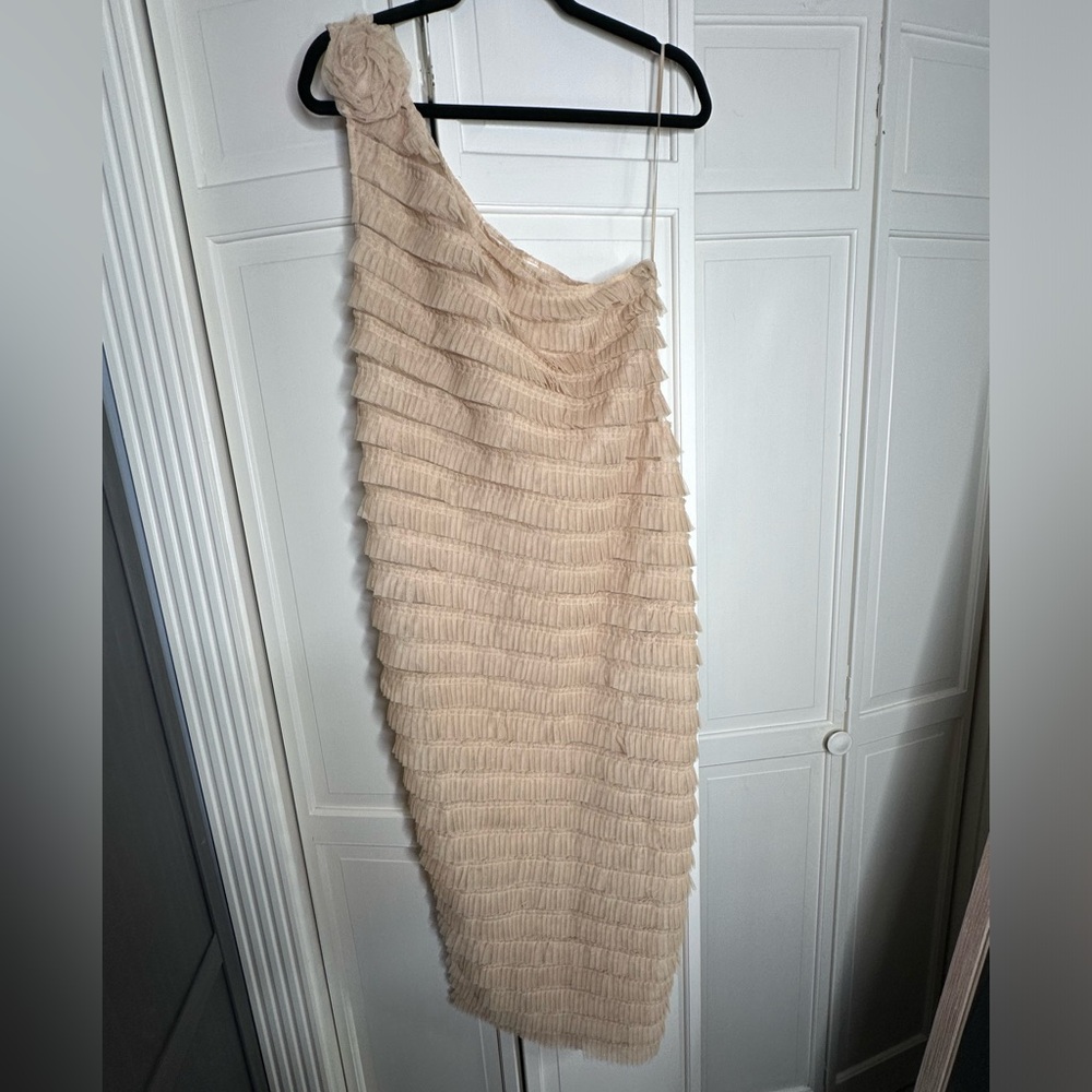 Urban Outfitters KIMICHI BLUE one shoulder Chiffon dress creme size large